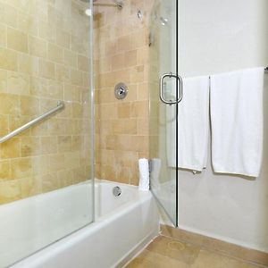 Standard Double Suite